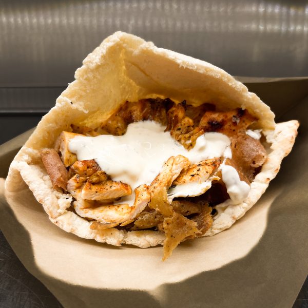 Kebab Carnivoro Mixto En Pita